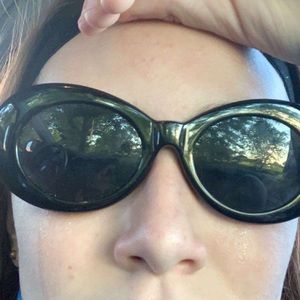 Meet your Posher, Pearl